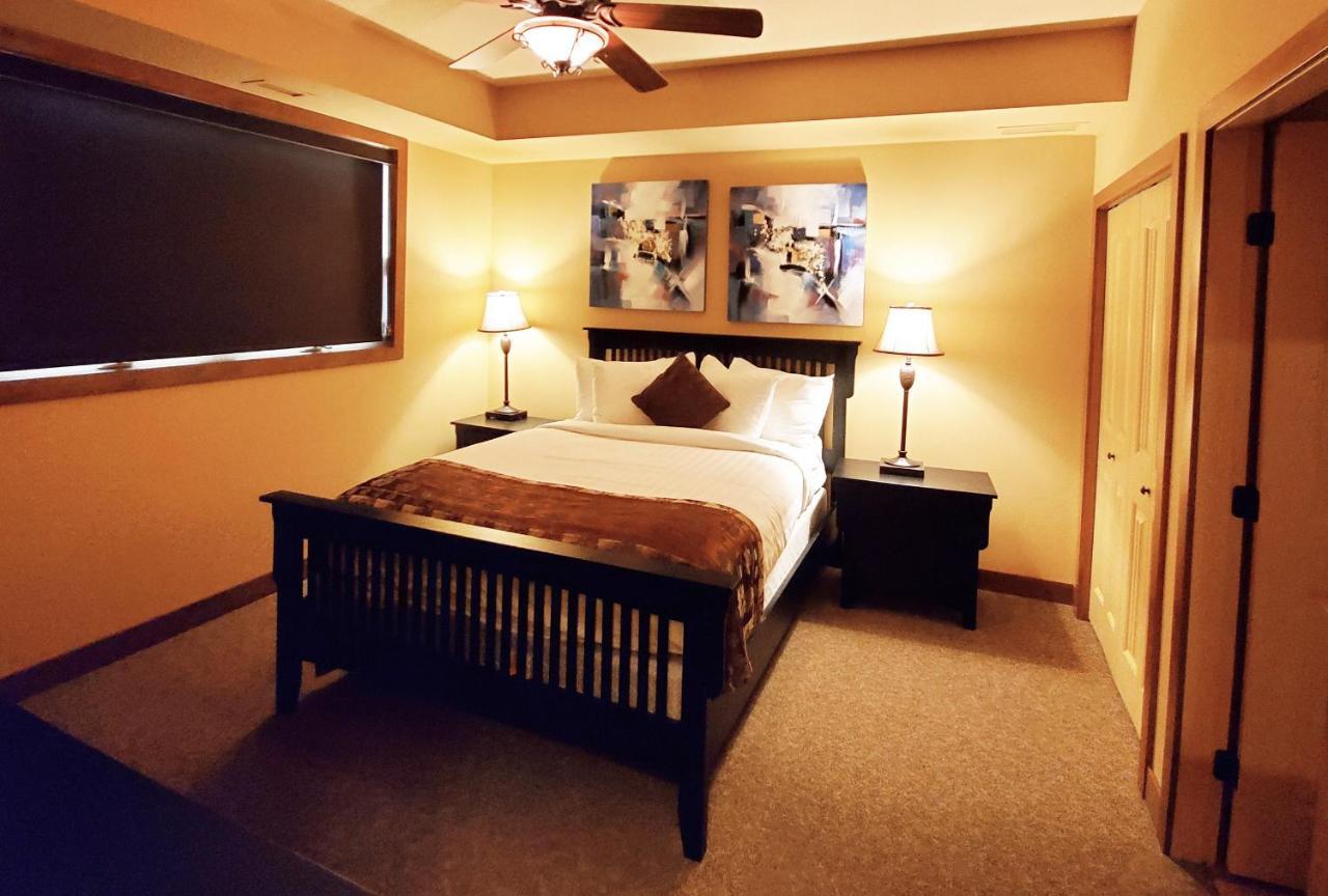 Cozystay Signature Lake Okanagan Resort Келоуна Экстерьер фото