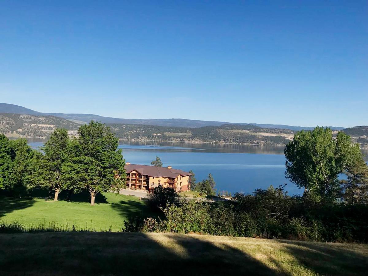 Cozystay Signature Lake Okanagan Resort Келоуна Экстерьер фото