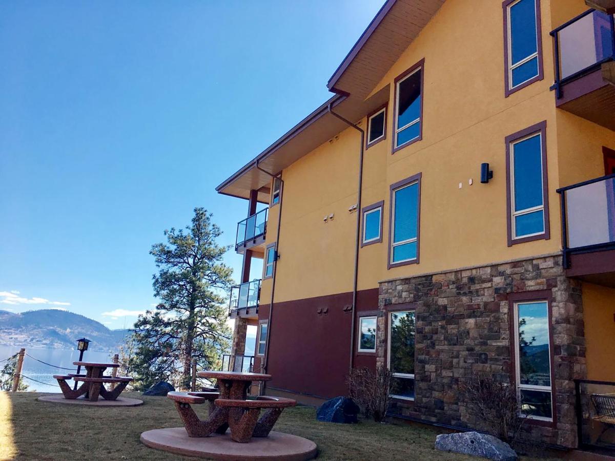 Cozystay Signature Lake Okanagan Resort Келоуна Экстерьер фото
