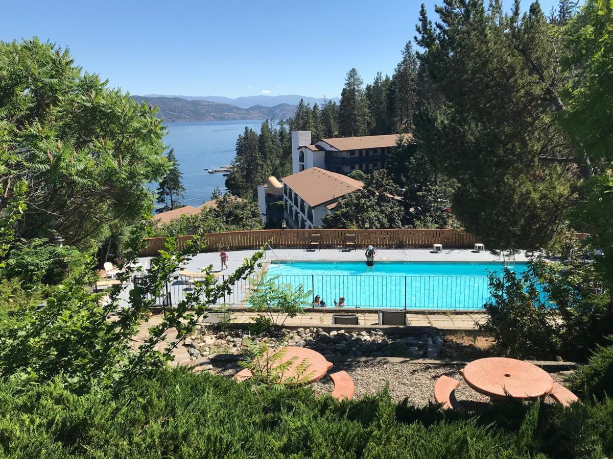 Cozystay Signature Lake Okanagan Resort Келоуна Экстерьер фото