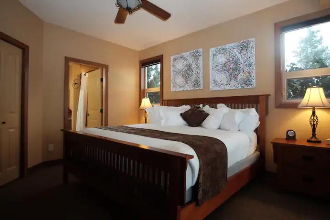 Cozystay Signature Lake Okanagan Resort Келоуна Экстерьер фото