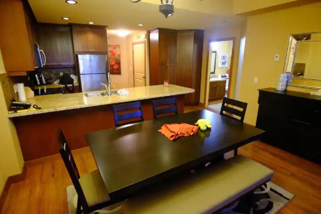 Cozystay Signature Lake Okanagan Resort Келоуна Экстерьер фото