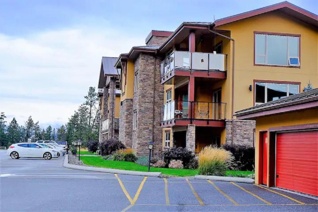 Cozystay Signature Lake Okanagan Resort Келоуна Экстерьер фото