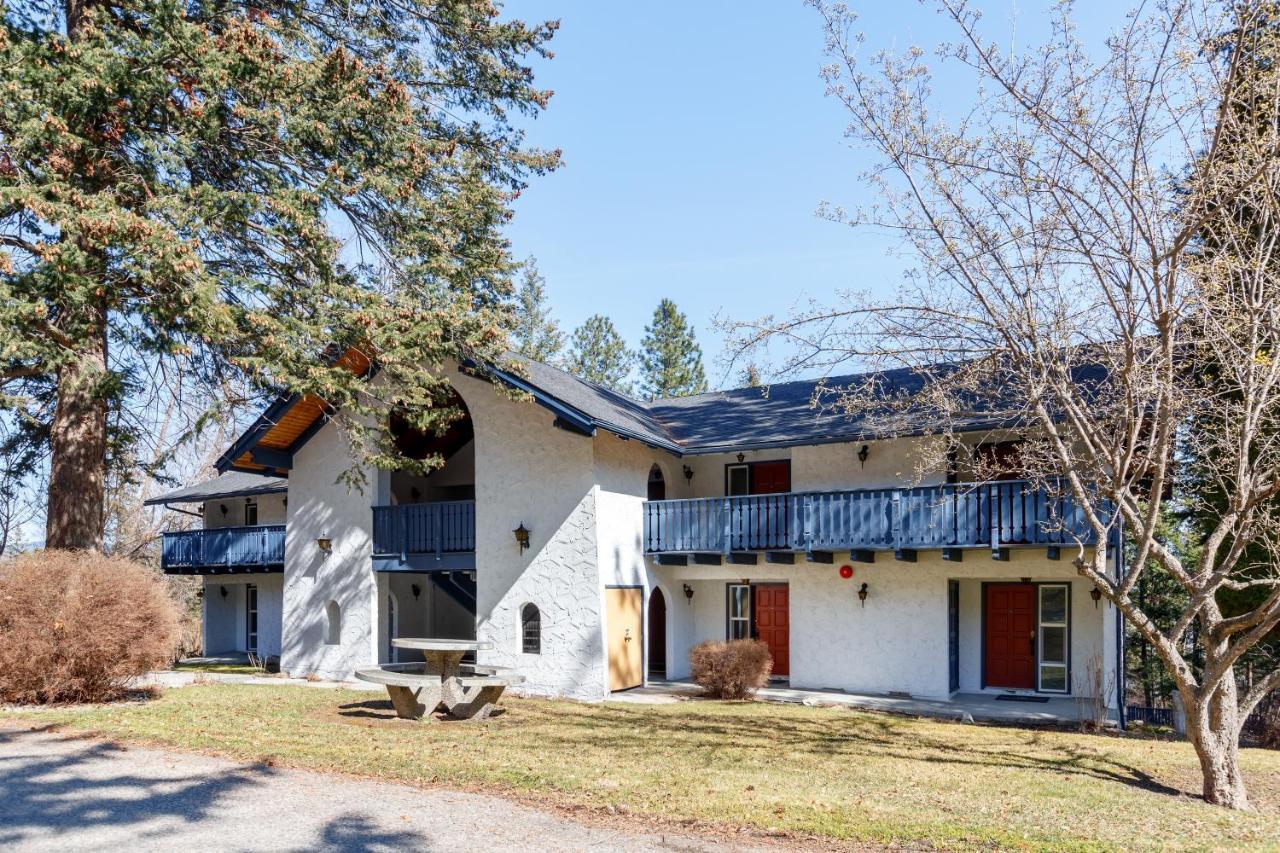 Cozystay Signature Lake Okanagan Resort Келоуна Экстерьер фото